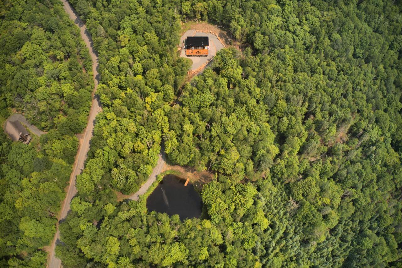 Kallm-Mont-Tremblant Chalet With Hot Tub, Pond & Beach On Private 7Acre Estate Lac-Superieur Exterior foto