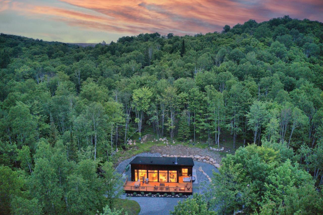 Kallm-Mont-Tremblant Chalet With Hot Tub, Pond & Beach On Private 7Acre Estate Lac-Superieur Exterior foto