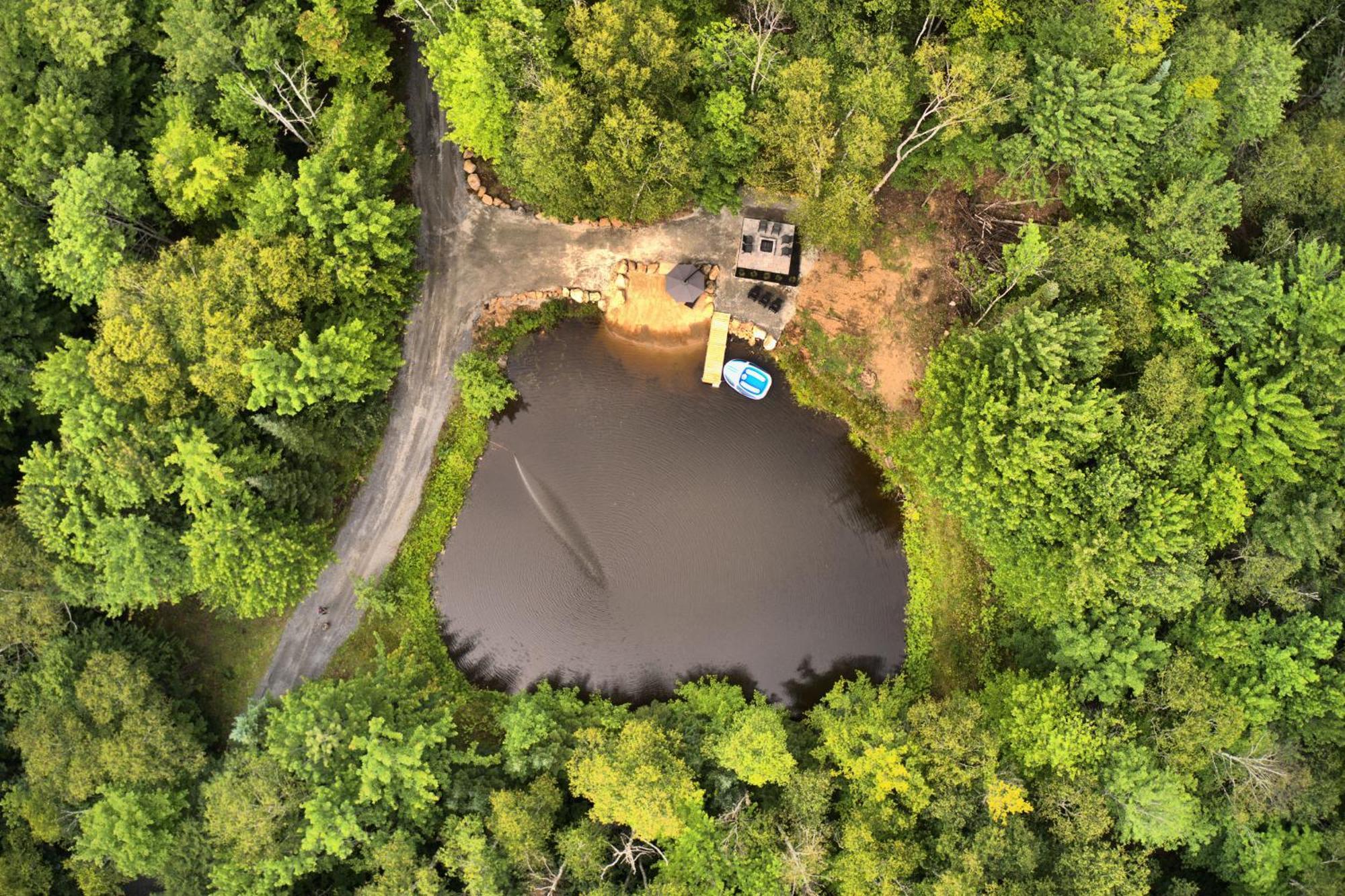 Kallm-Mont-Tremblant Chalet With Hot Tub, Pond & Beach On Private 7Acre Estate Lac-Superieur Exterior foto