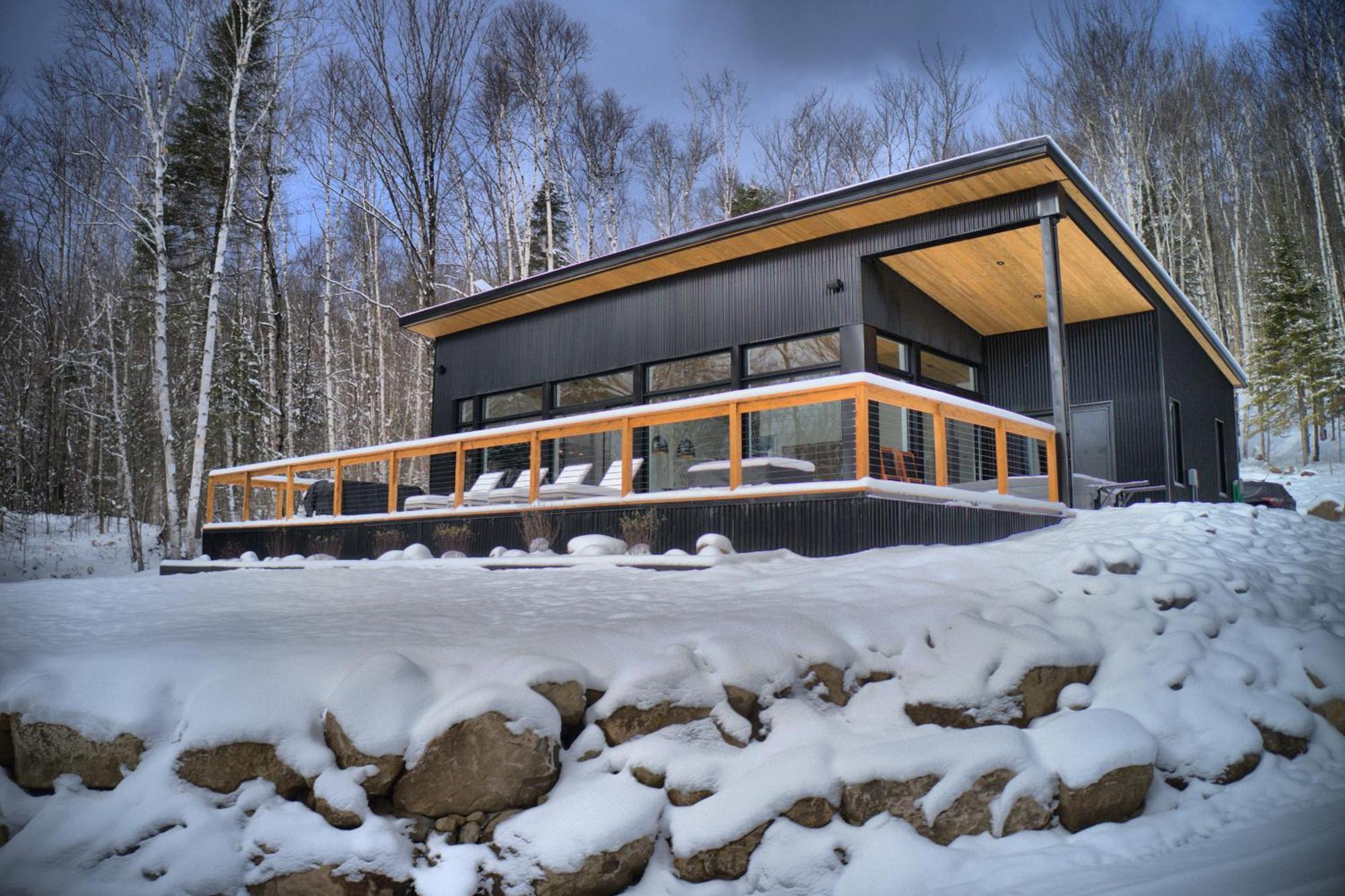 Kallm-Mont-Tremblant Chalet With Hot Tub, Pond & Beach On Private 7Acre Estate Lac-Superieur Exterior foto